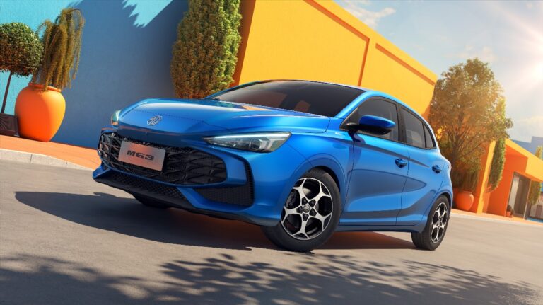 El MG3 Híbrido ya está en Ecuador con Teojama Comercial. Un hatchback compacto, eficiente y accesible que ofrece hasta 28.9 km/L, seguridad avanzada y diseño moderno.
