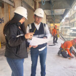 El sector construcción en Ecuador depende del talento humano. Historias de trabajadores reflejan su impacto social y económico.