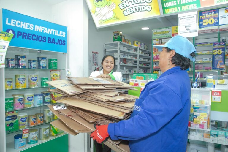 Más de 300 farmacias impulsaron la recuperación de 215 toneladas de residuos en Ecuador